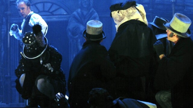 Joseph Merrick dit Elephant Man with Opera de Nice;
Robert Breault as Tom Norman Joseph Merrick dit Elephant Man Joseph Merrick dit Elephant Man - Opera de Nice