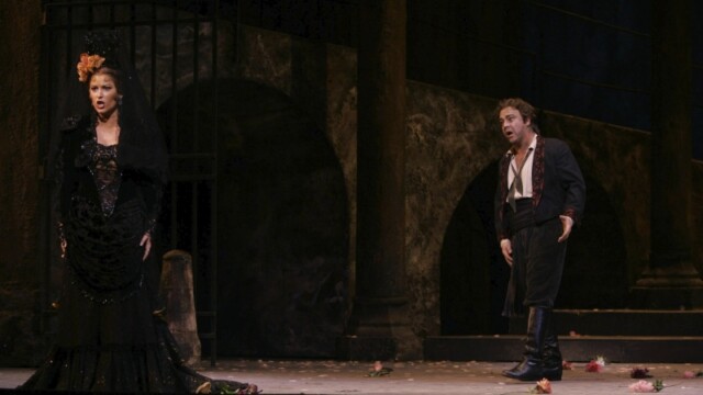 Carmen - New York City Opera;
Robert Breault as Don Jose, Kate Aldrich as Carmen Carmen New York City Opera