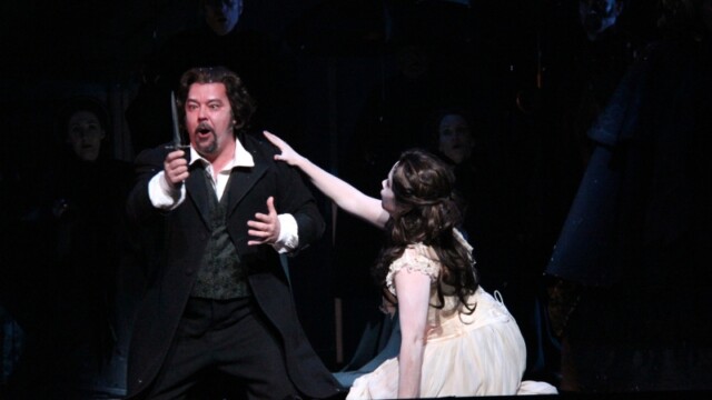 Robert Breault as Edgardo and Simone Osborne as Lucia.
Photo Credit to Catherine Szabo Robert Breault in Lucia di Lammermoor Edmonton Opera;