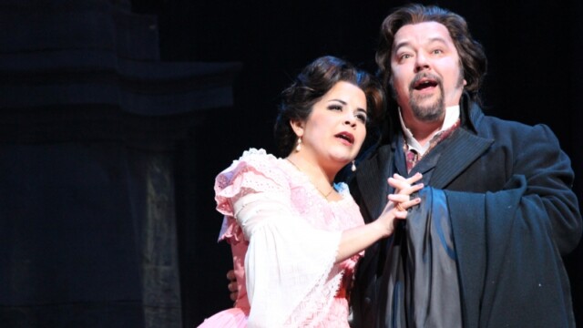 Robert Breault as Edgardo and Simone Osborne as Lucia.
Photo Credit to Patsy Tomkins Robert Breault in Lucia di Lammermoor Edmonton Opera;