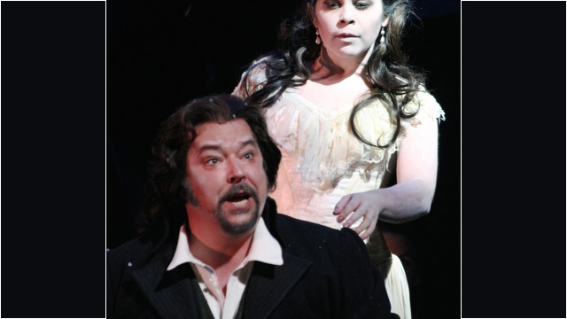 Robert Breault as Edgardo and Simone Osborne as Lucia.
Photo Credit to Patsy Tomkins Robert Breault in Lucia di Lammermoor Edmonton Opera;